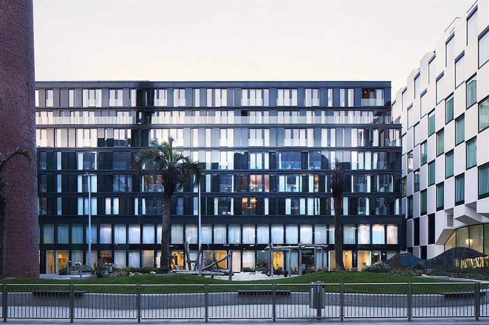 Your Base Dublin - Grand Canal Square Exterior photo